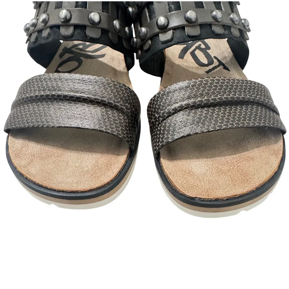 OTBT Lantern‎ Studded Leather Platform Sandals New 7.5 Black Gray Buckle 18F961